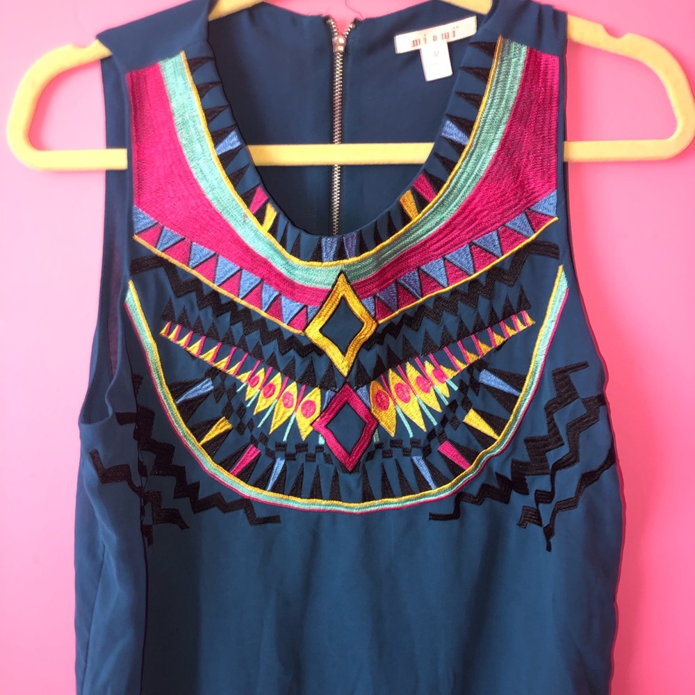 Sleeveless blouse